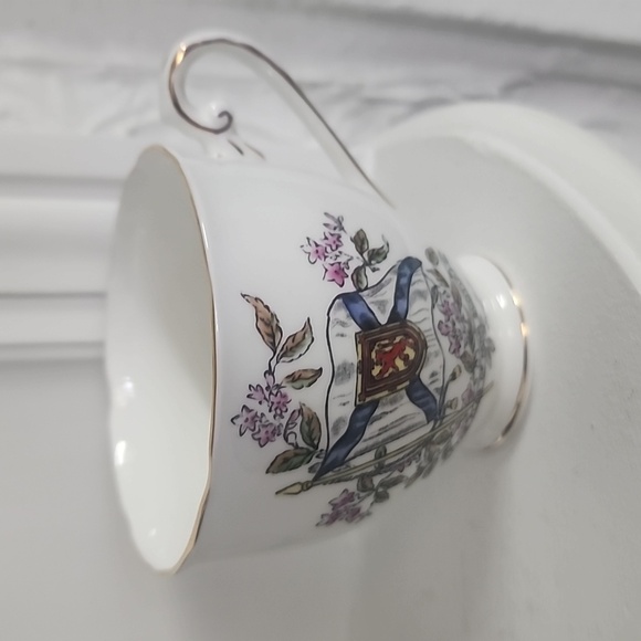 Royal Grafton Bone China Teacup and Saucer made in England - Picture 3 of 7